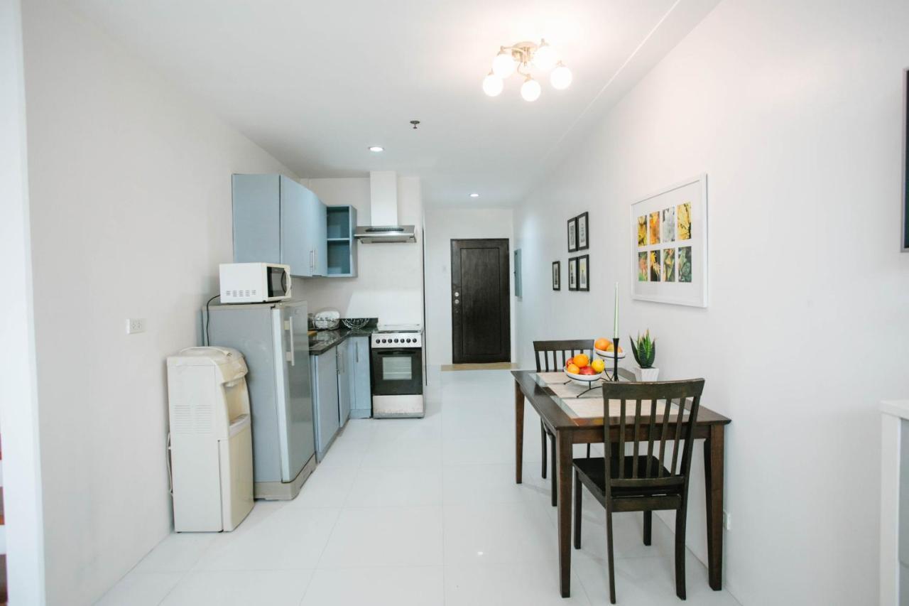 Diamond Suites And Residences Cebu Esterno foto