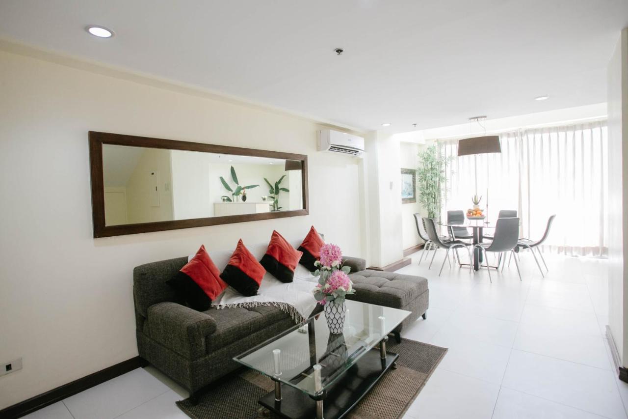 Diamond Suites And Residences Cebu Esterno foto