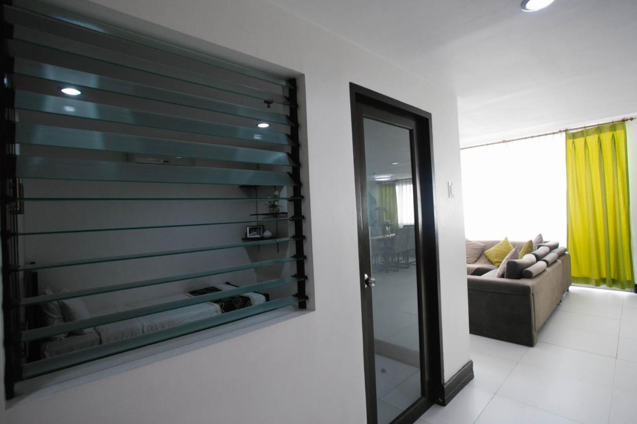 Diamond Suites And Residences Cebu Esterno foto