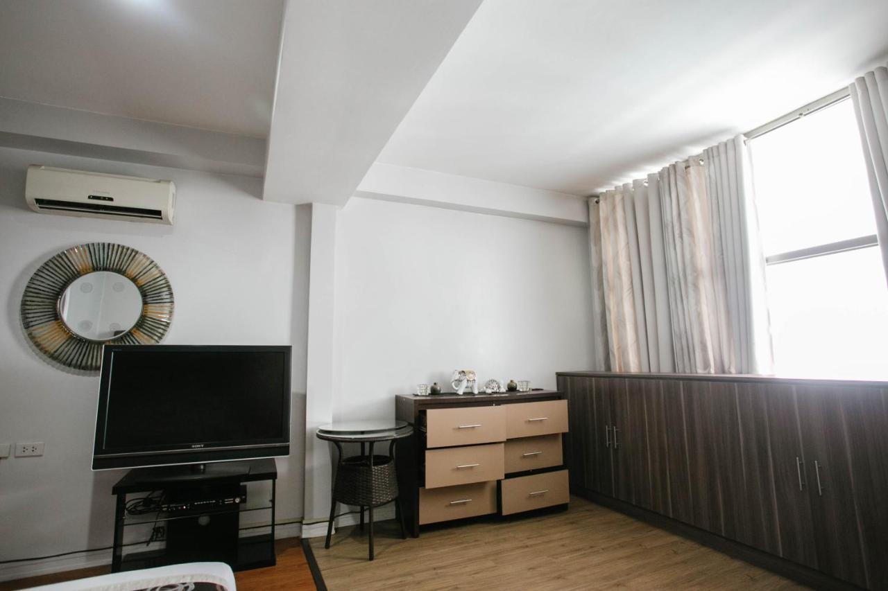 Diamond Suites And Residences Cebu Esterno foto