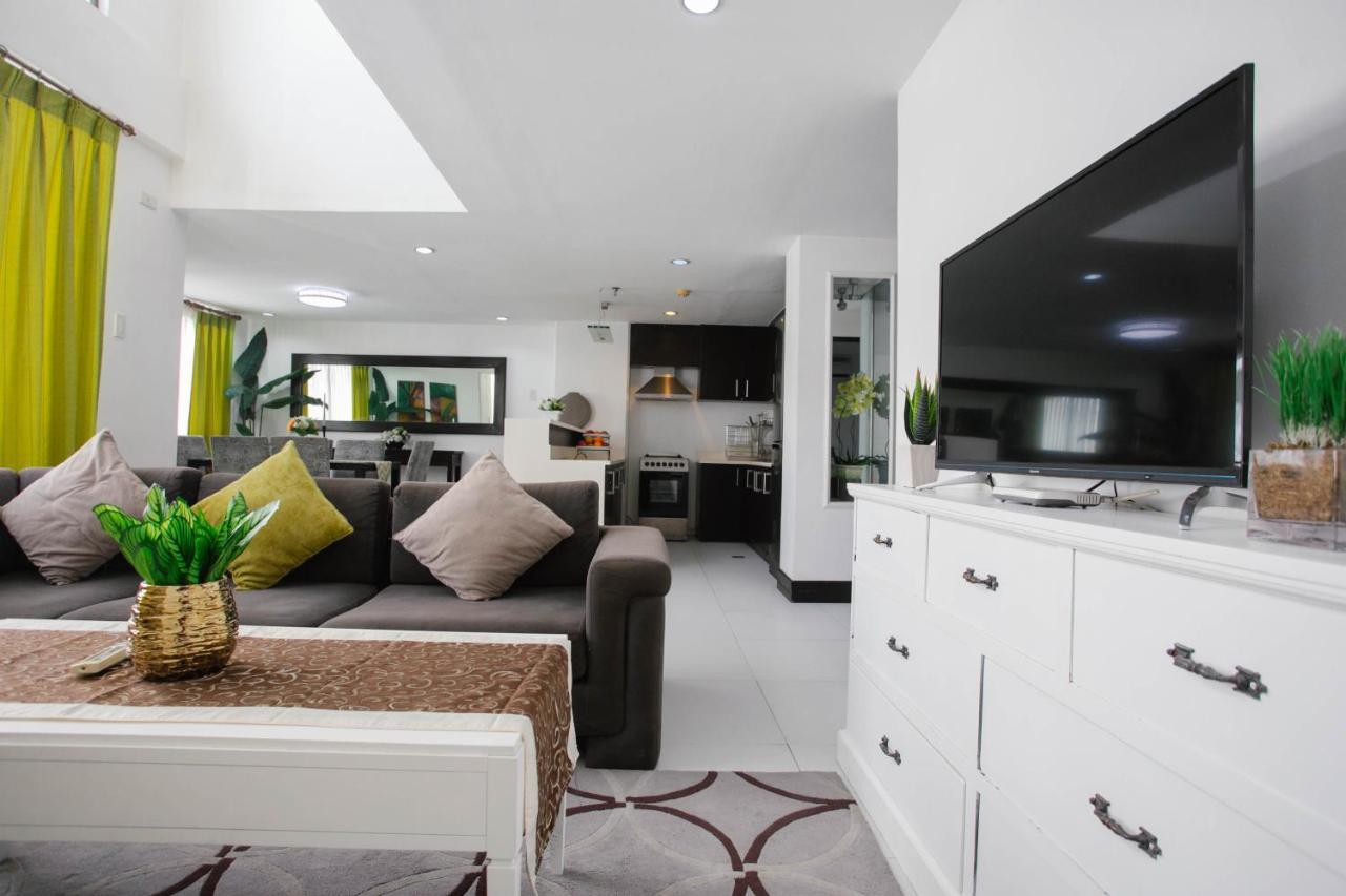 Diamond Suites And Residences Cebu Esterno foto