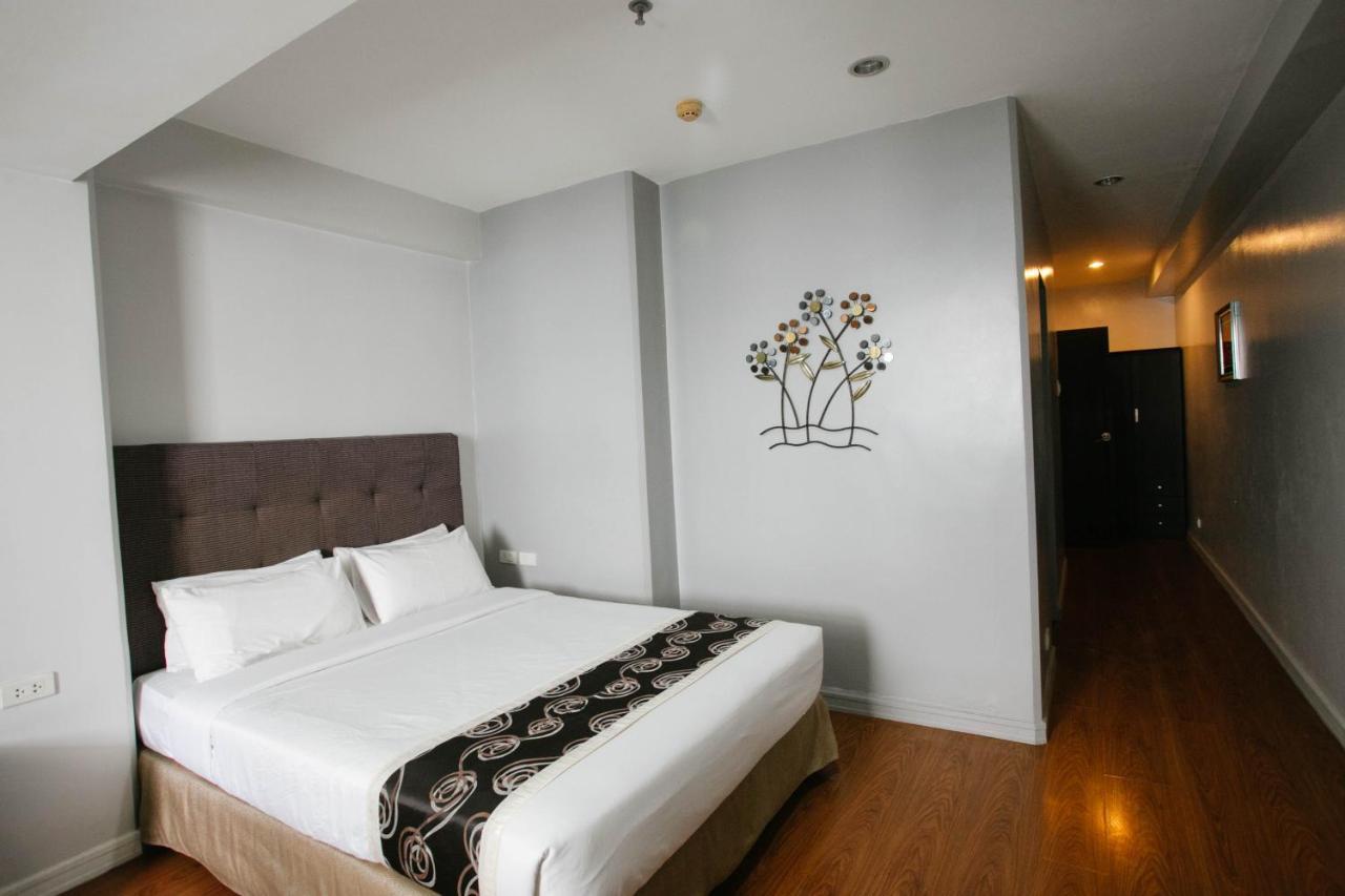 Diamond Suites And Residences Cebu Esterno foto
