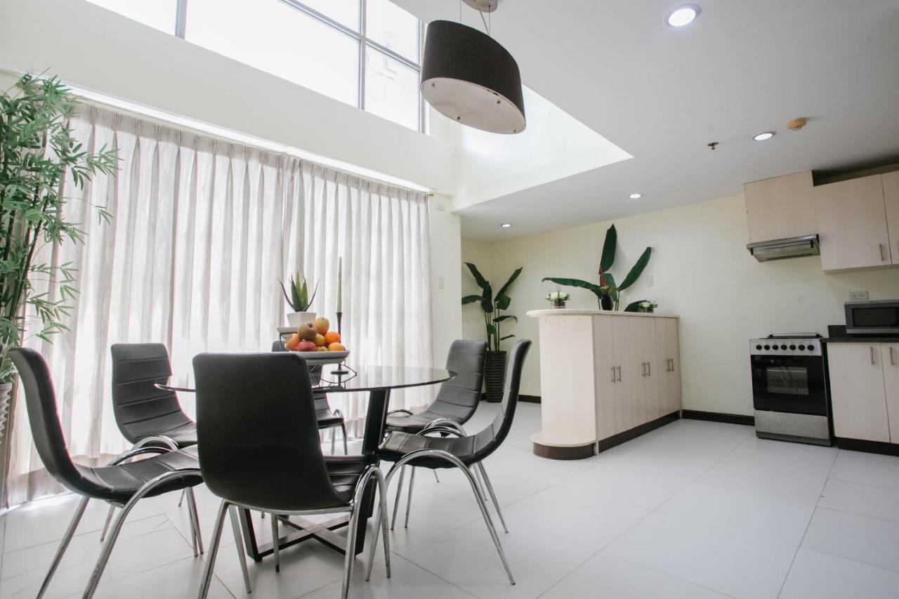 Diamond Suites And Residences Cebu Esterno foto
