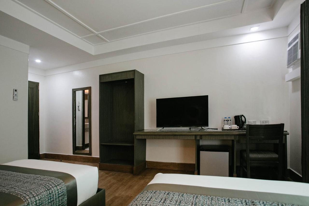 Diamond Suites And Residences Cebu Esterno foto