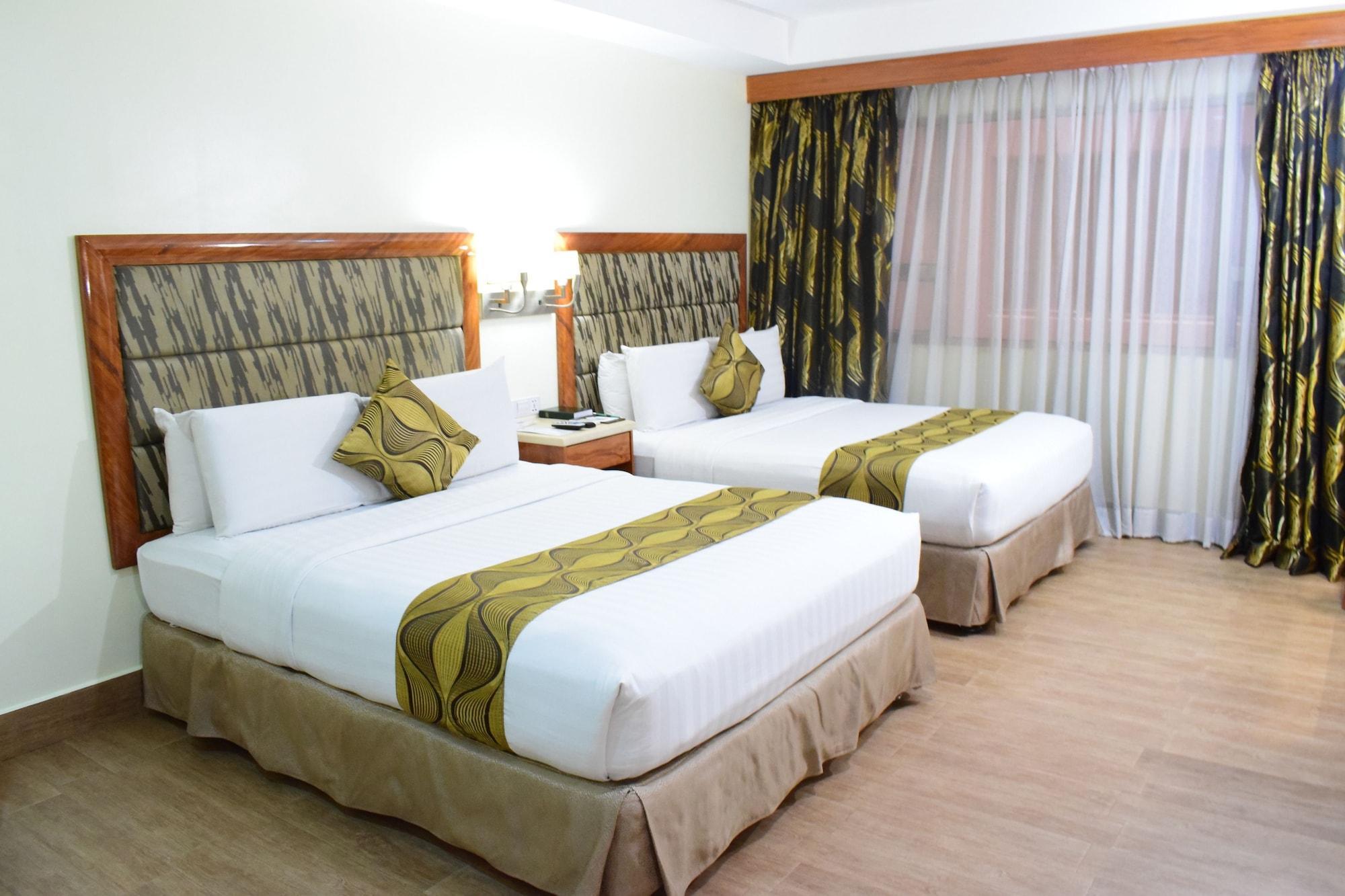 Diamond Suites And Residences Cebu Esterno foto