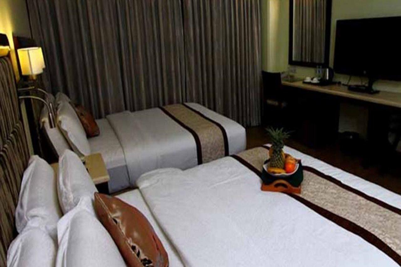 Diamond Suites And Residences Cebu Esterno foto